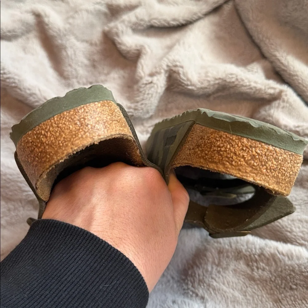 EUC - Birkenstock Arizona Camo Double Buckle Slide Sandals Size 38 - Picture 8 of 9